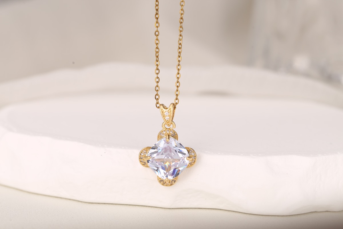Elegant Round-Cut Blue Zircon Pendant Necklace 18K Gold Plated thumbnail 6