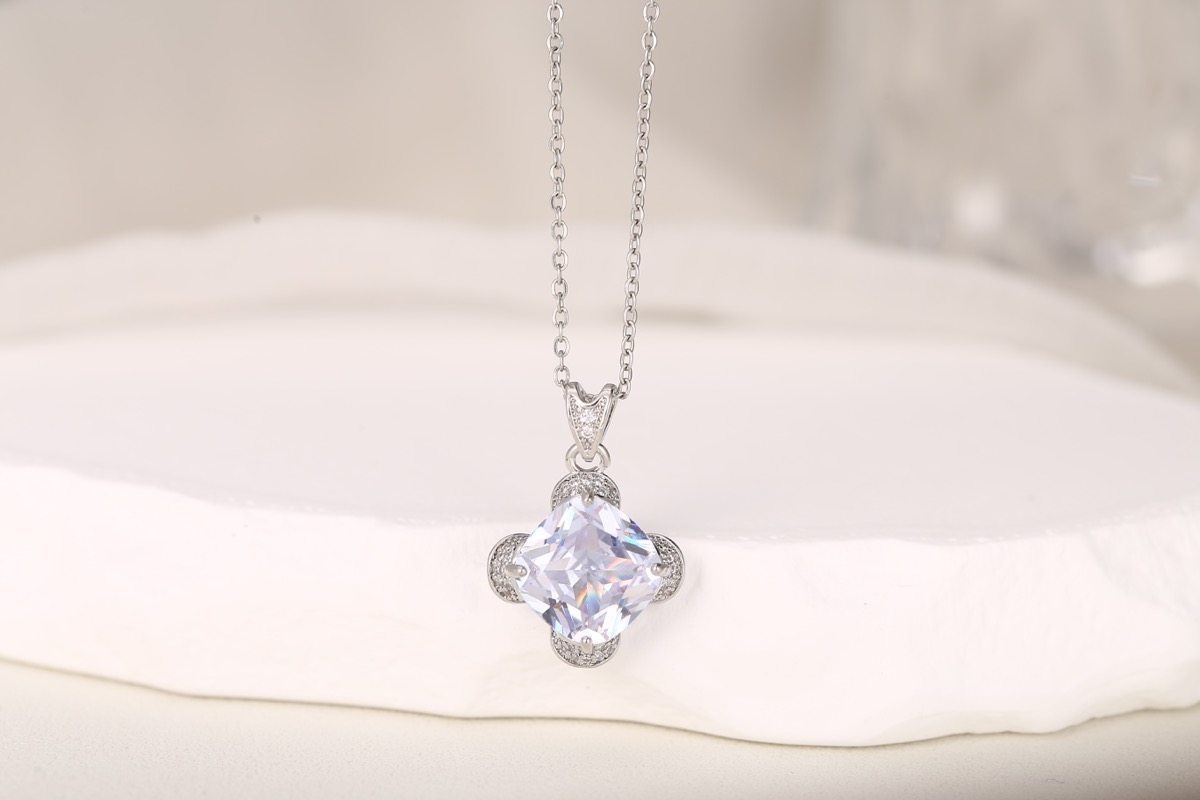 Elegant Round-Cut Blue Zircon Pendant Necklace 18K Gold Plated thumbnail 10