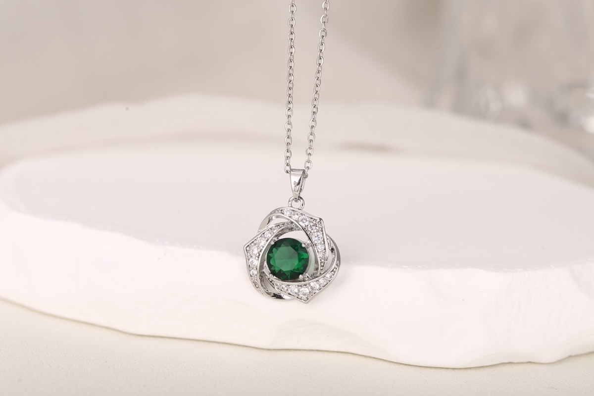 Elegant Round-Cut Blue Zircon Pendant Necklace 18K Gold Plated thumbnail 11