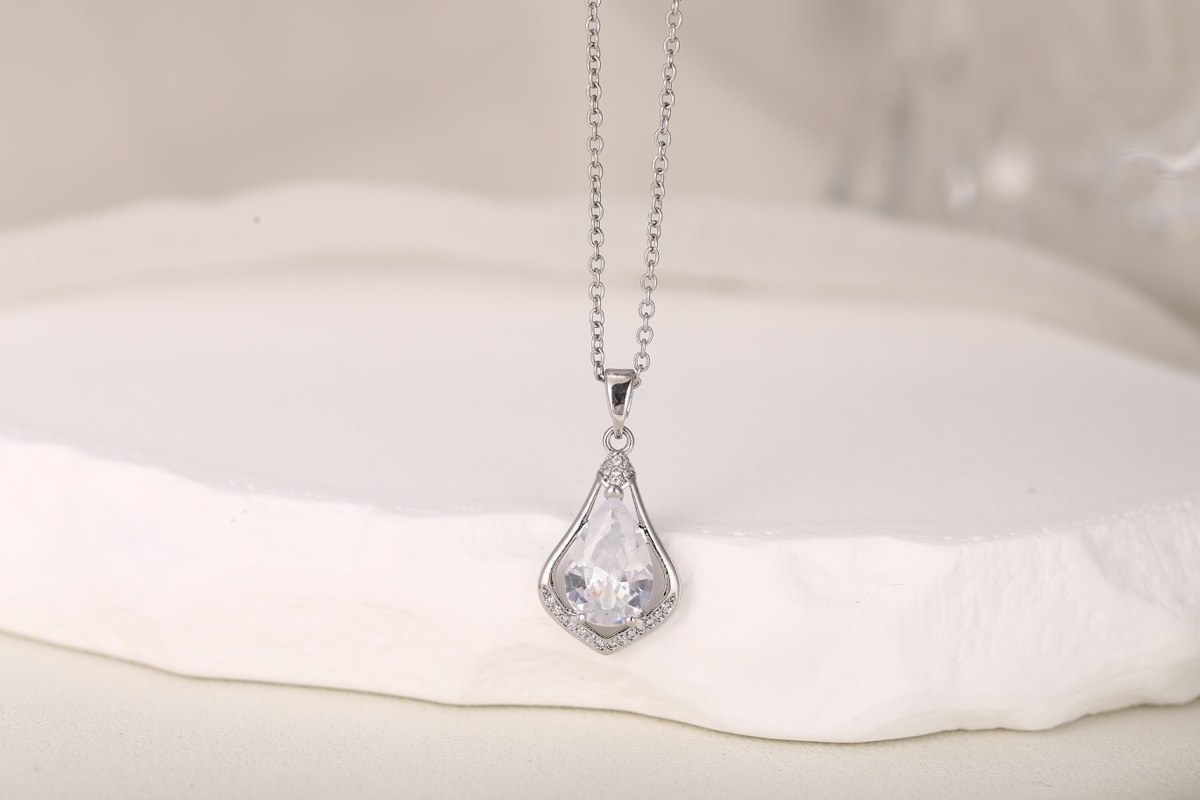 Elegant Oval-Cut Pink Zircon Pendant Necklace 18K Gold Plated thumbnail 11