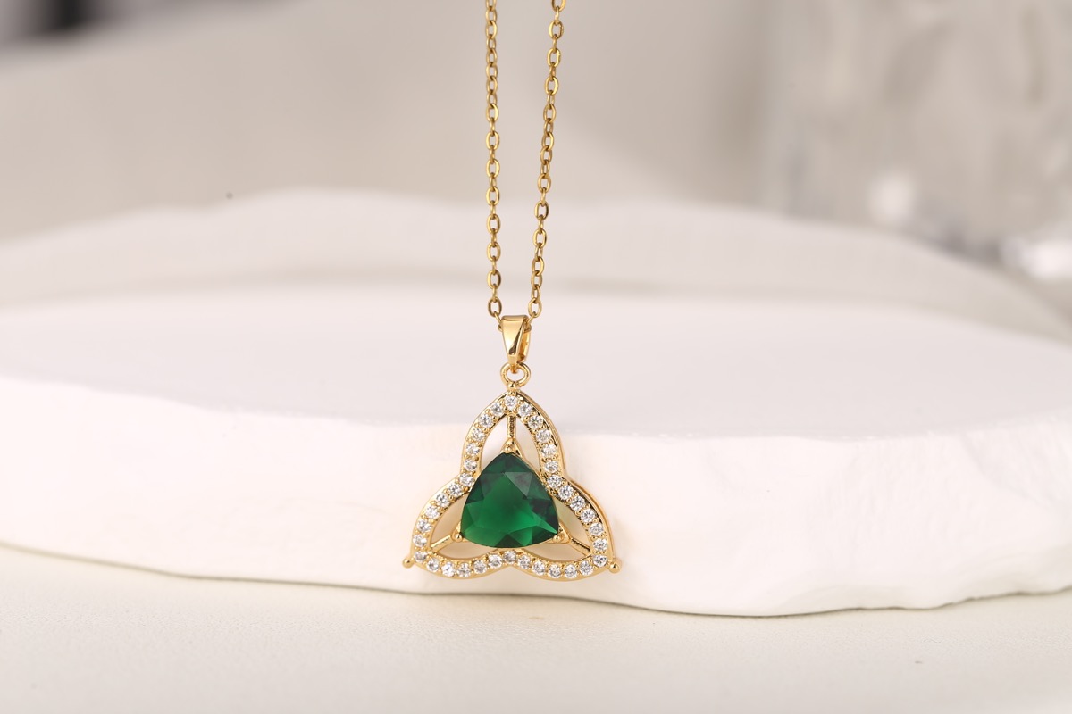 Elegant Teardrop White Zircon Pendant Necklace 18K Gold Plated thumbnail 3