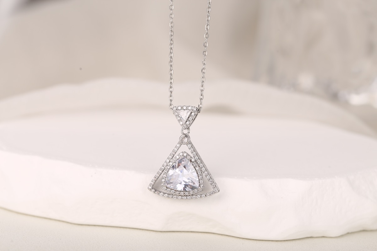 Elegant Teardrop White Zircon Pendant Necklace 18K Gold Plated thumbnail 14