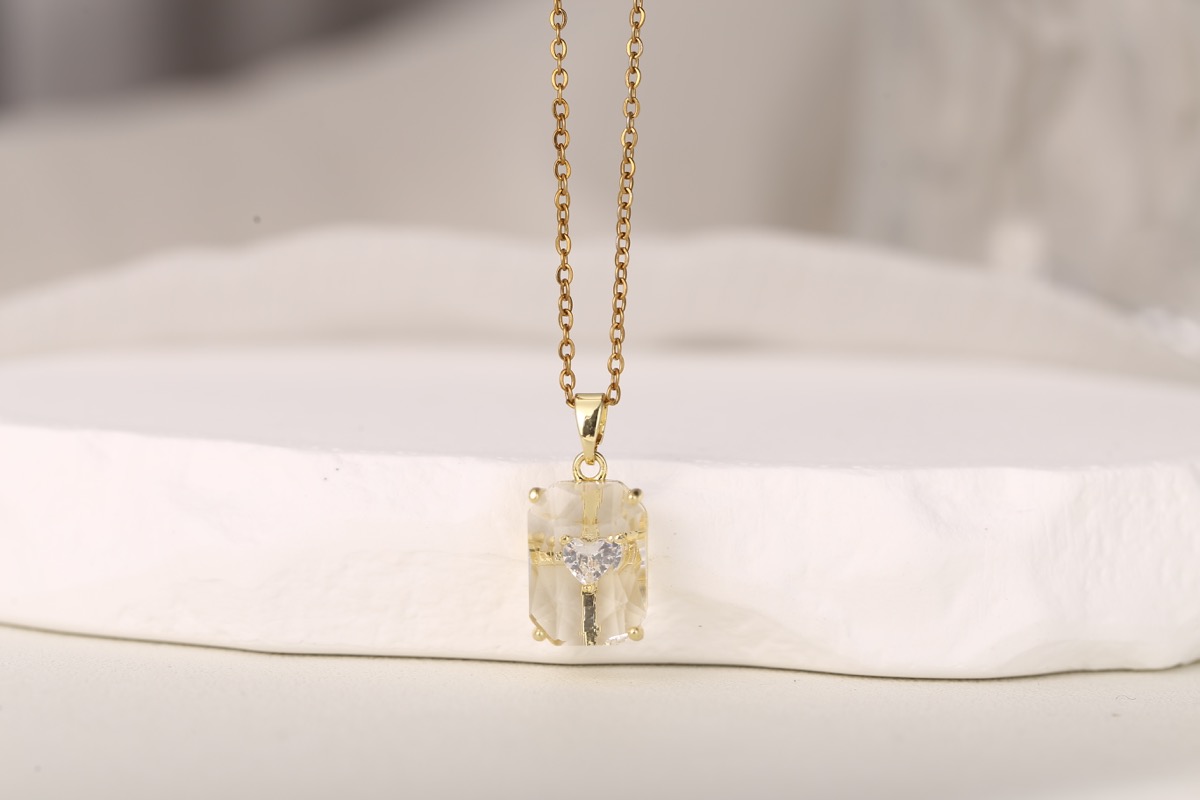 Elegant Round-Cut Red Zircon Pendant Necklace 18K Gold Plated thumbnail 10
