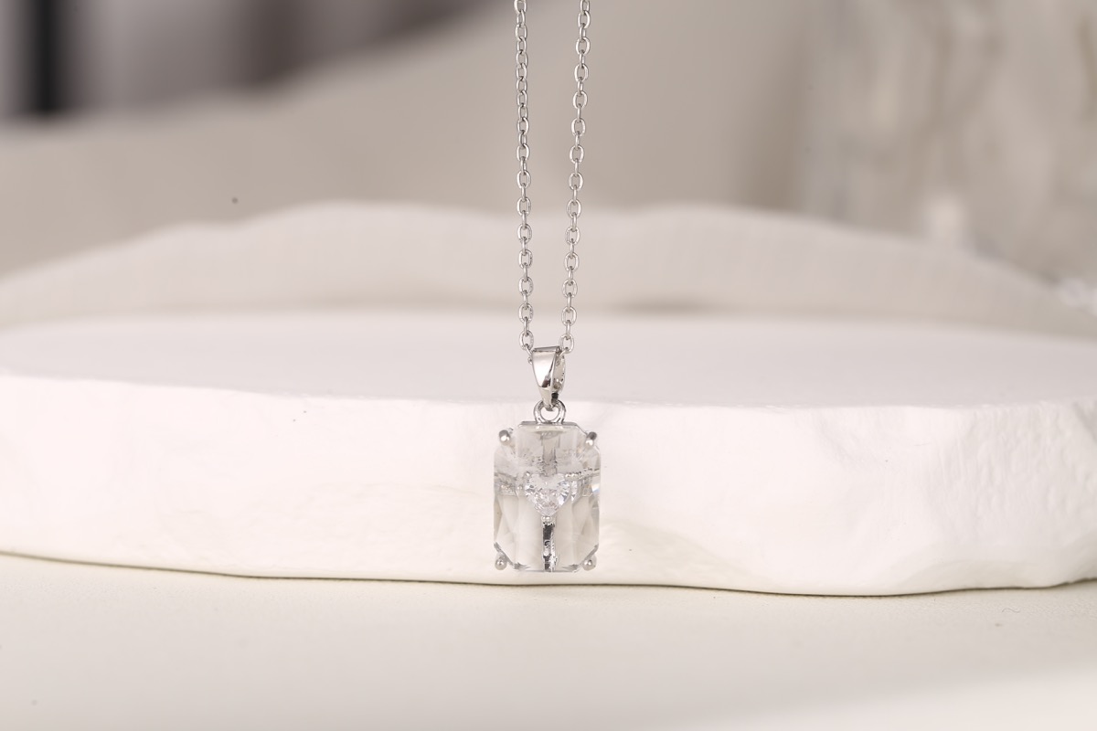 Elegant Round-Cut Red Zircon Pendant Necklace 18K Gold Plated thumbnail 11