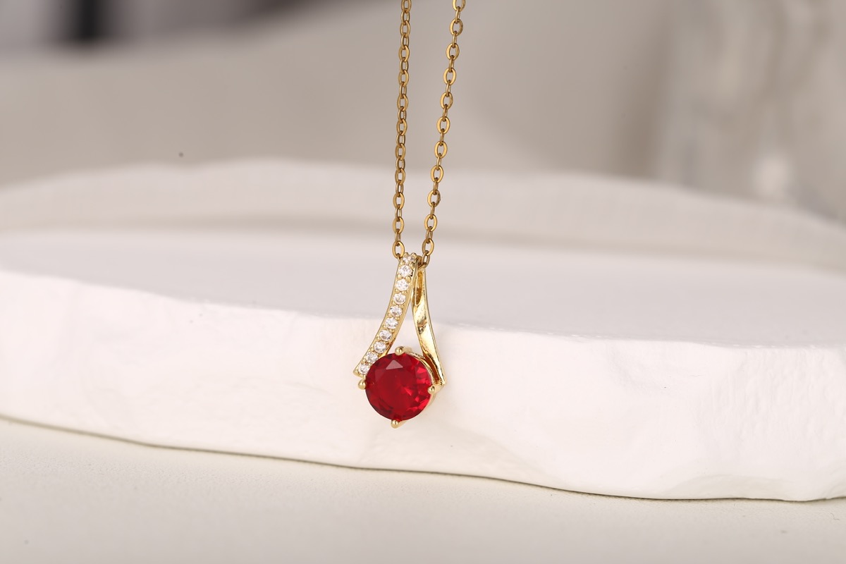 Elegant Round-Cut Pink Zircon Pendant Necklace 18K Gold Plated thumbnail 4