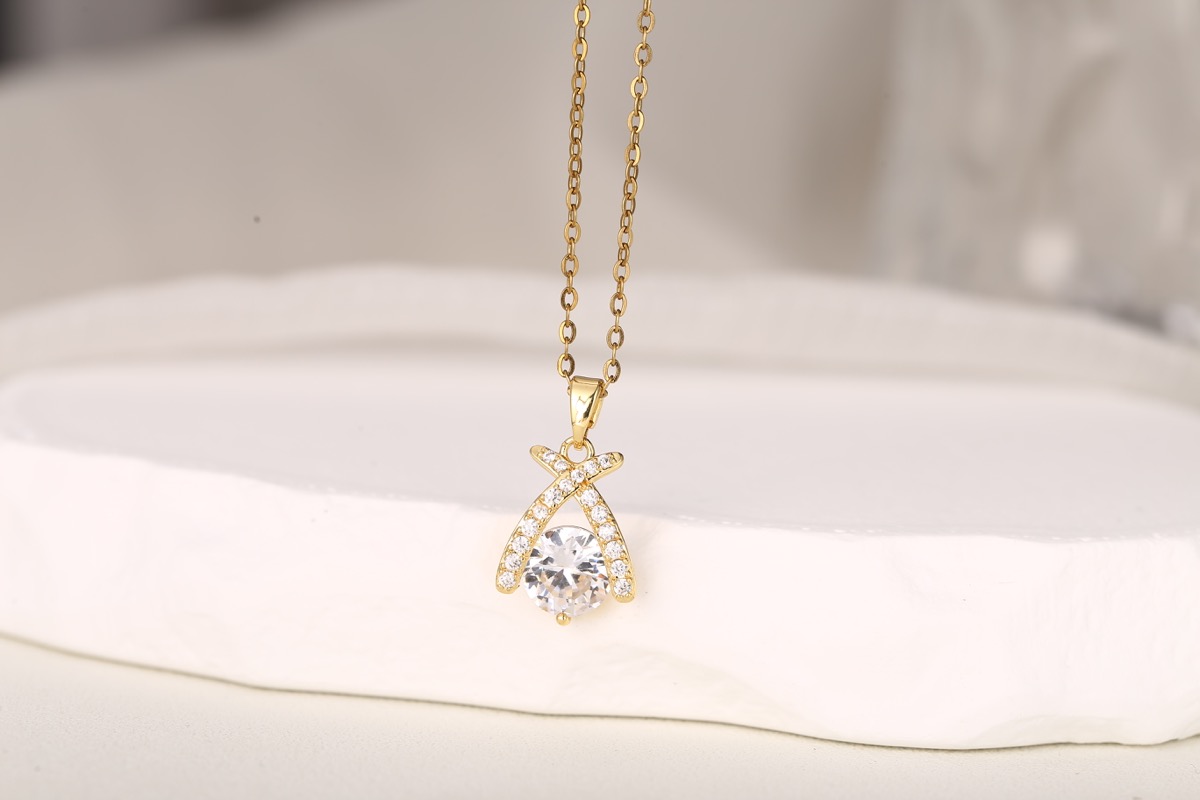 Elegant Round-Cut Pink Zircon Pendant Necklace 18K Gold Plated thumbnail 5