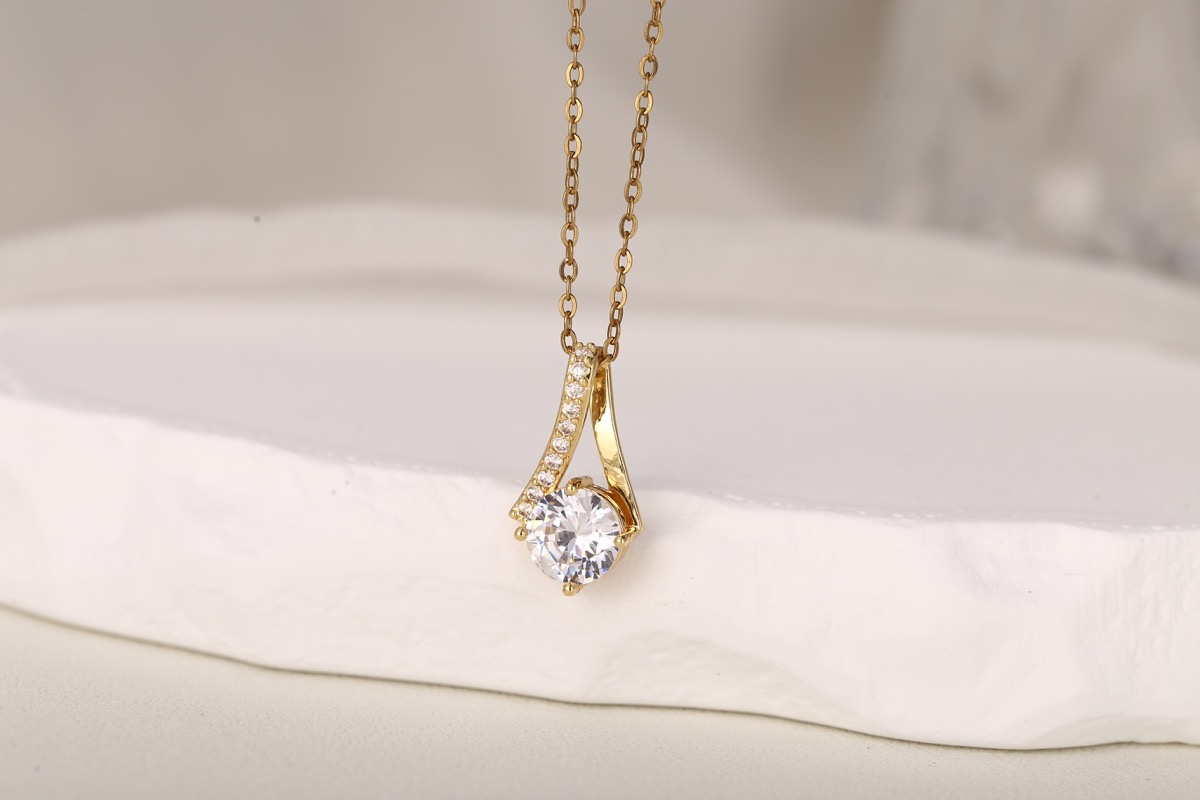 Elegant Round-Cut Pink Zircon Pendant Necklace 18K Gold Plated thumbnail 8