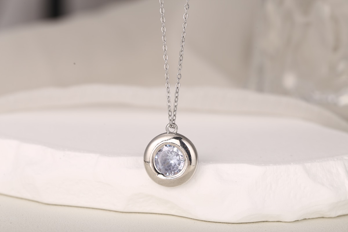 Elegant Teardrop White Zircon Pendant Necklace 18K Gold Plated thumbnail 9