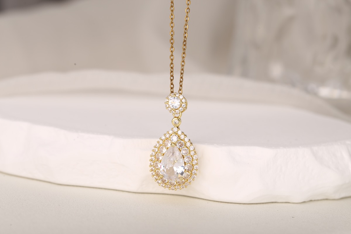 Elegant Cushion-Cut Blue Zircon Pendant Necklace 18K Gold Plated thumbnail 3