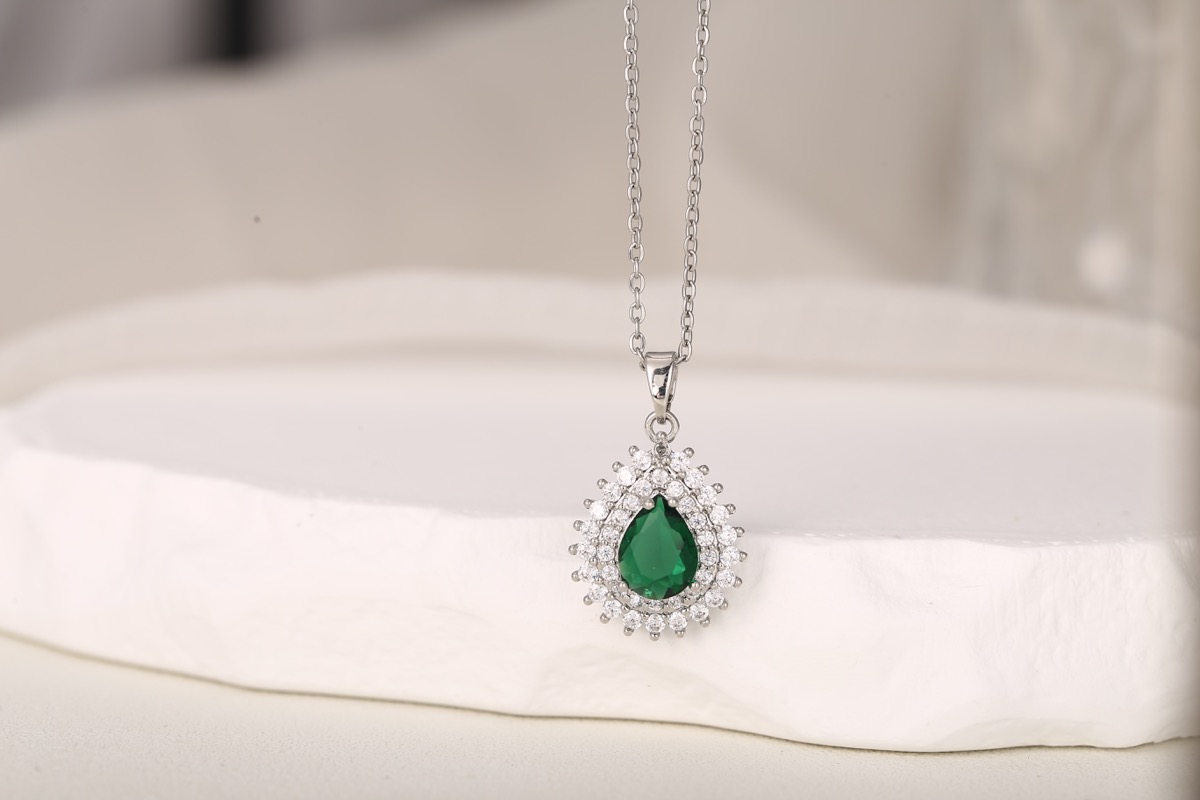 Elegant Cushion-Cut Blue Zircon Pendant Necklace 18K Gold Plated thumbnail 10
