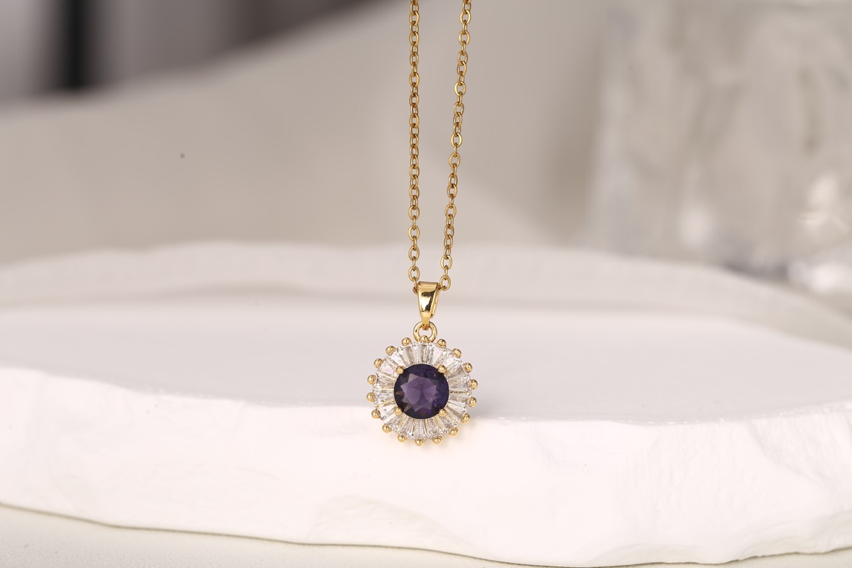 Elegant Floral Zircon Pendant Necklace 18K Gold Plated thumbnail 9